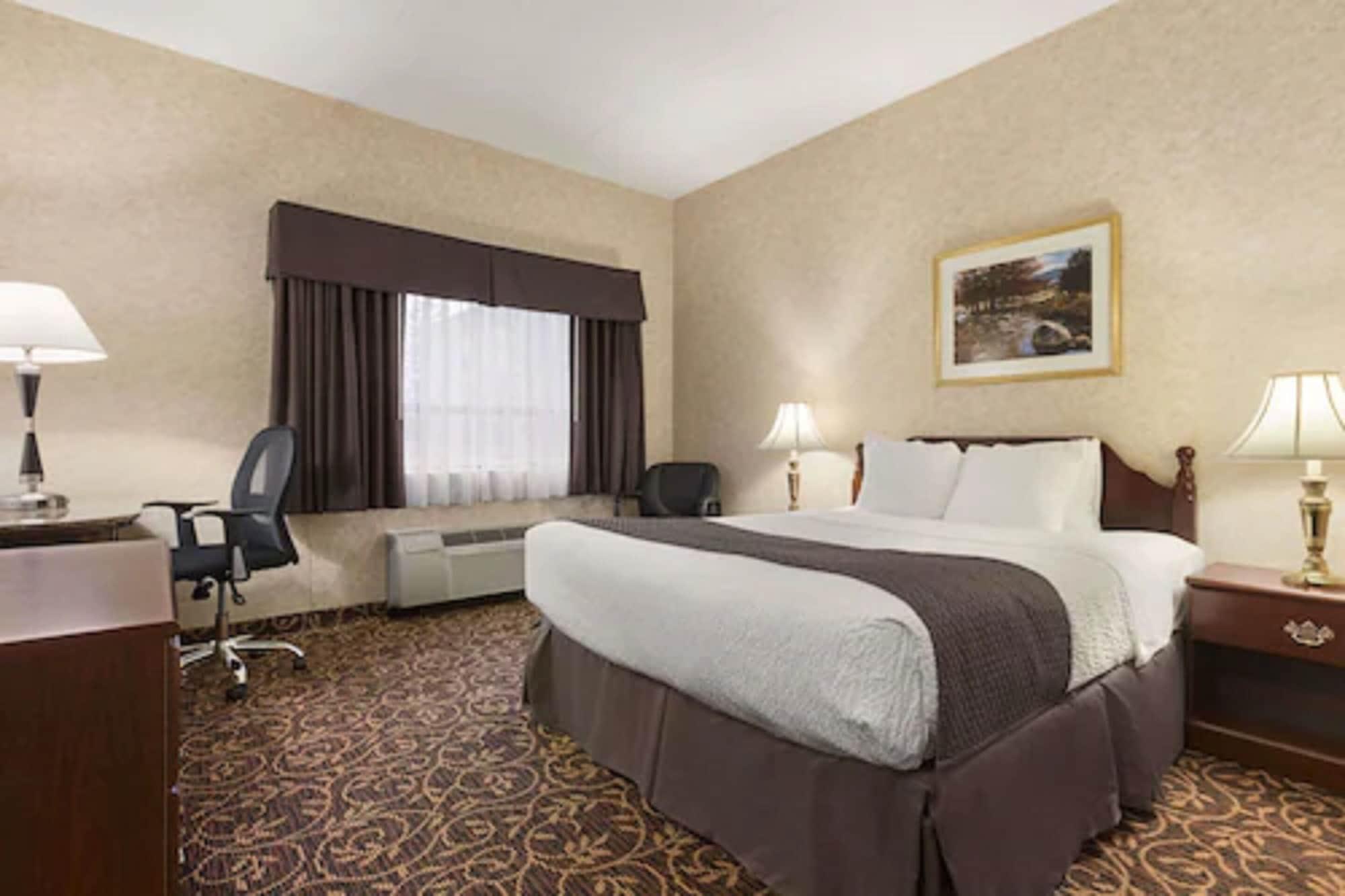 Days Inn By Wyndham Toronto East Lakeview מראה חיצוני תמונה