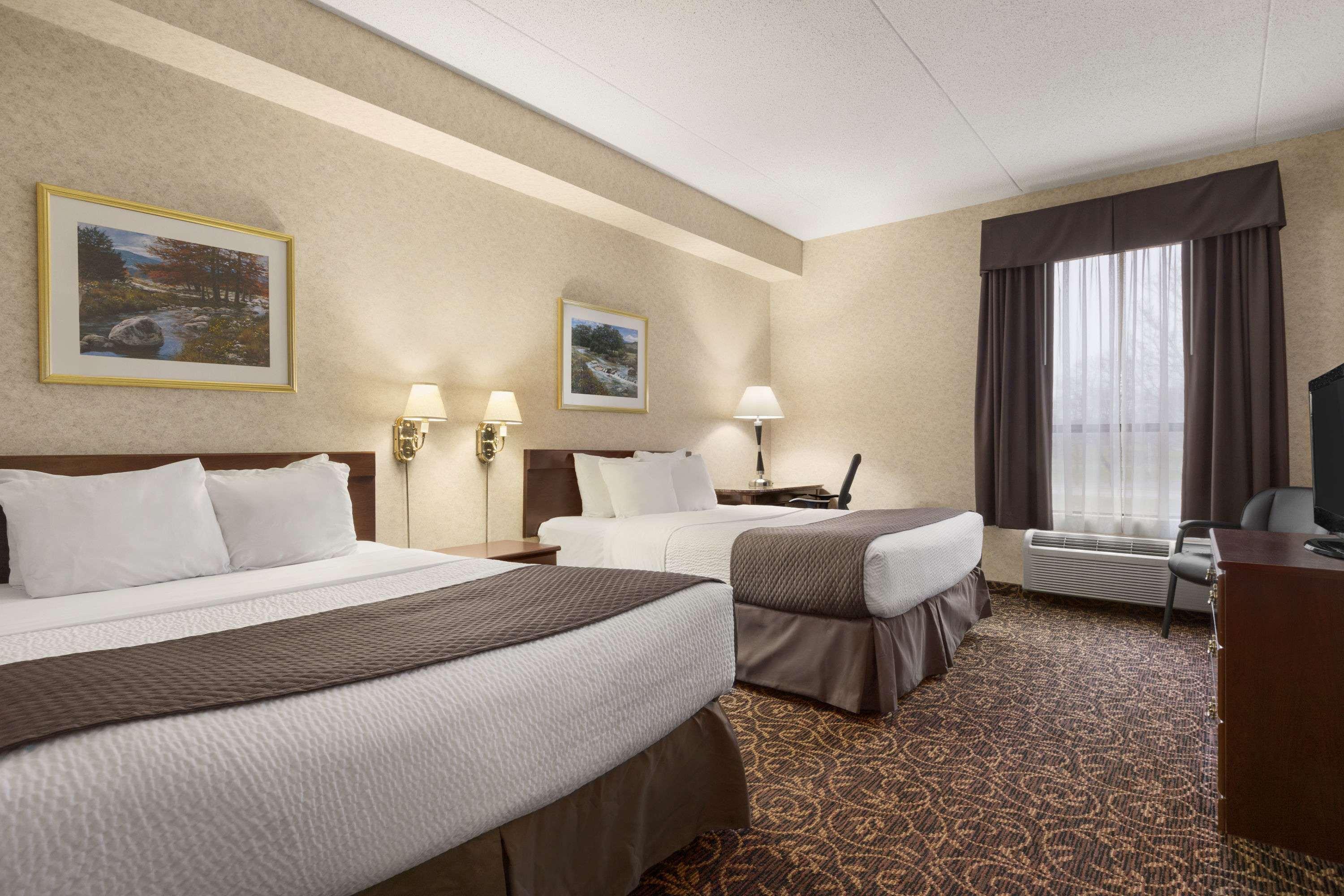 Days Inn By Wyndham Toronto East Lakeview מראה חיצוני תמונה