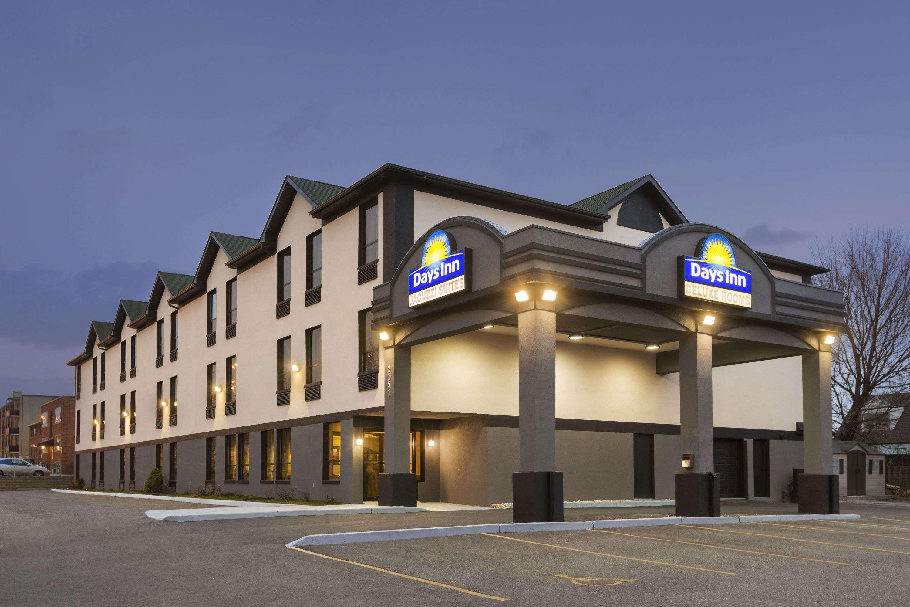 Days Inn By Wyndham Toronto East Lakeview מראה חיצוני תמונה