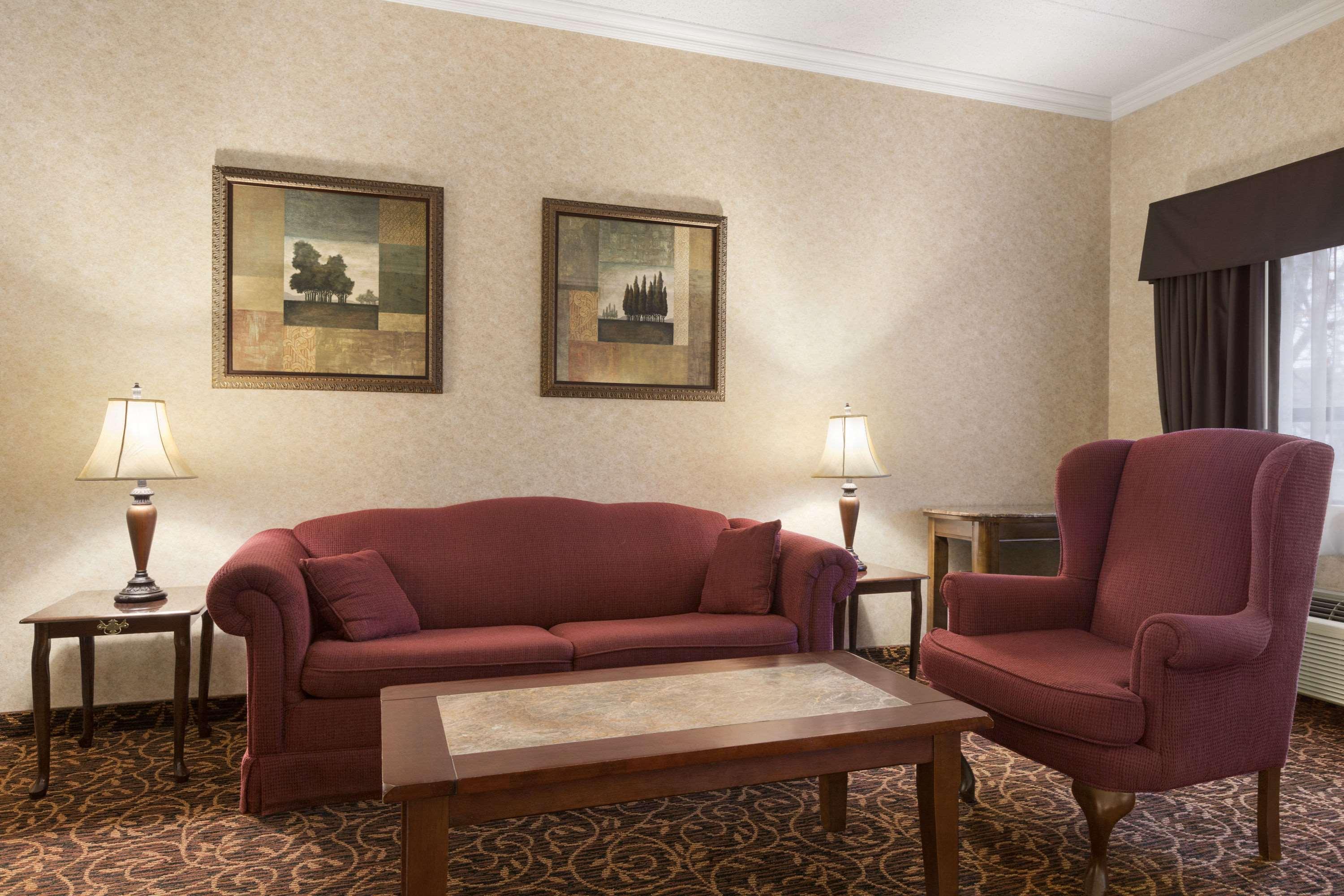 Days Inn By Wyndham Toronto East Lakeview מראה חיצוני תמונה