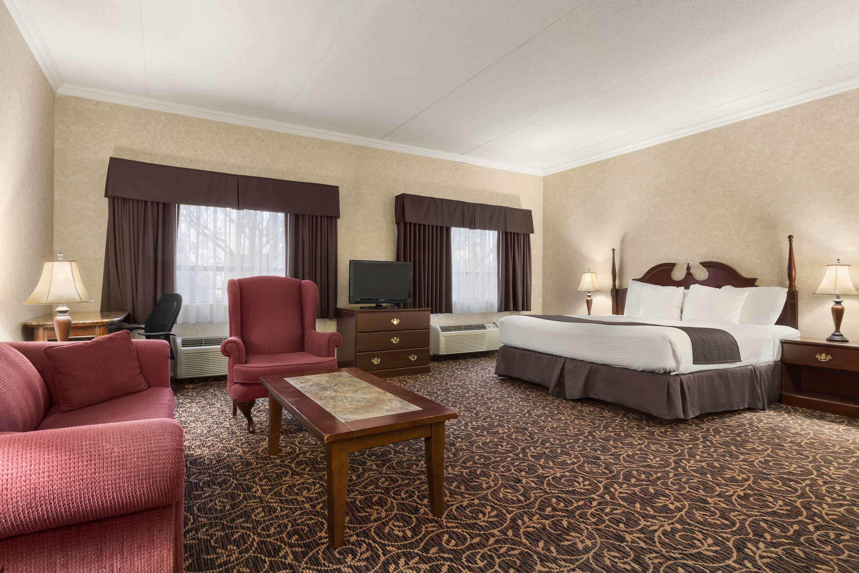Days Inn By Wyndham Toronto East Lakeview מראה חיצוני תמונה