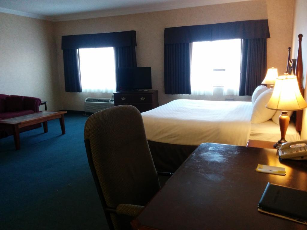 Days Inn By Wyndham Toronto East Lakeview מראה חיצוני תמונה